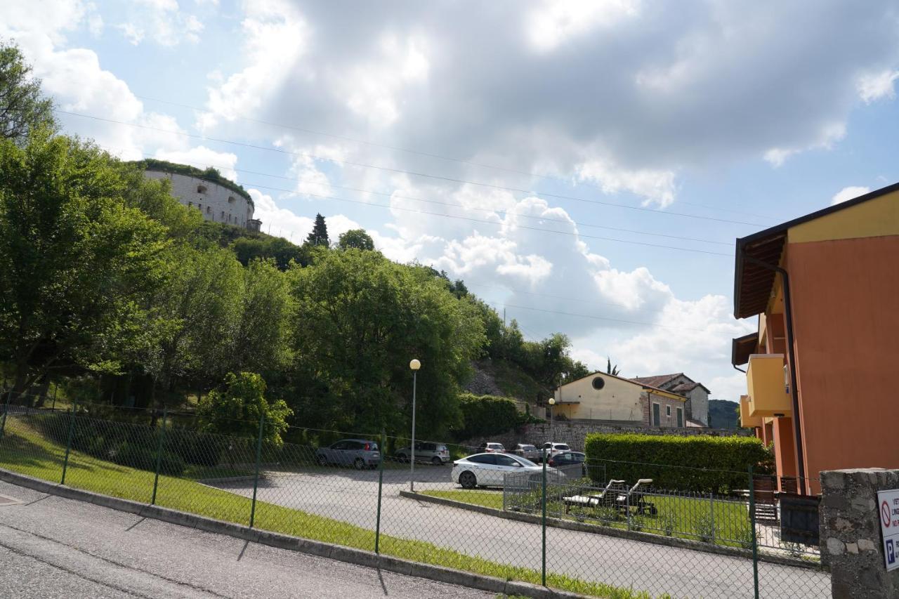 Appartamento Al Forte Rivoli Veronese ภายนอก รูปภาพ